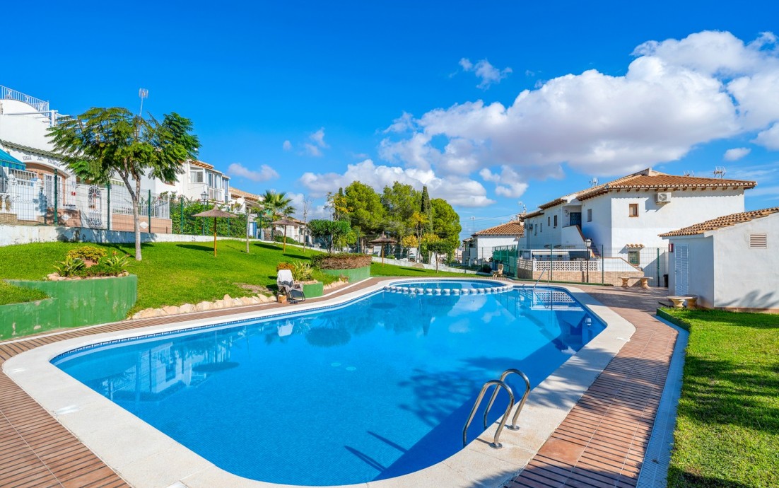 Herverkoop - 4. House - Detached Villa - Torrevieja - Lago Jardín II