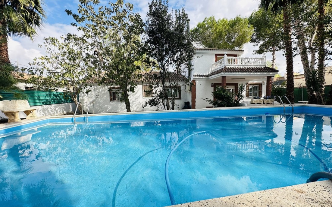 Herverkoop - country house - Orihuela