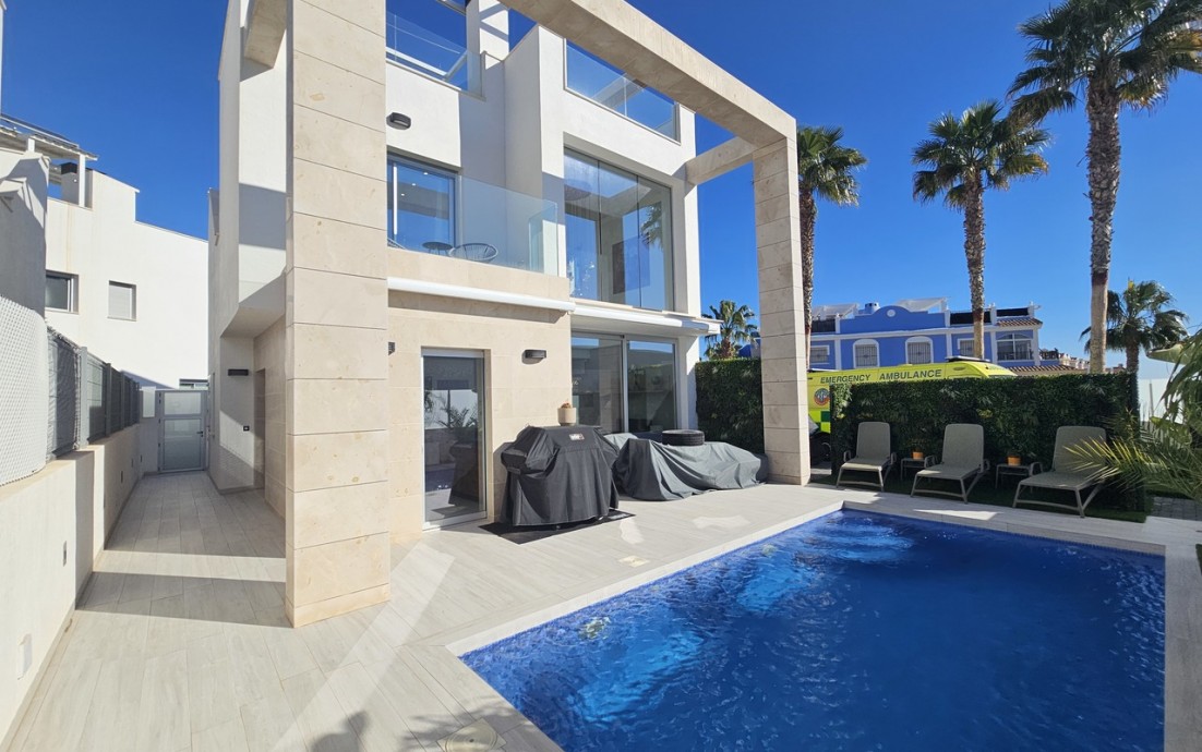 Herverkoop - Villa - Cabo Roig