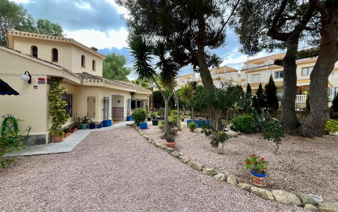 Resale - Villa - Algorfa