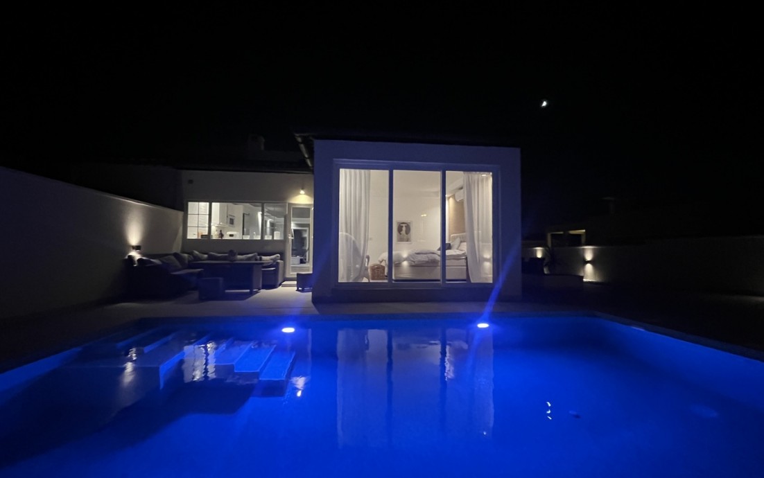 Resale - Villa - La Siesta