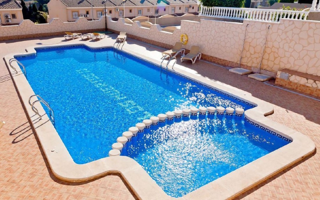 Resale - Villa - Los Altos