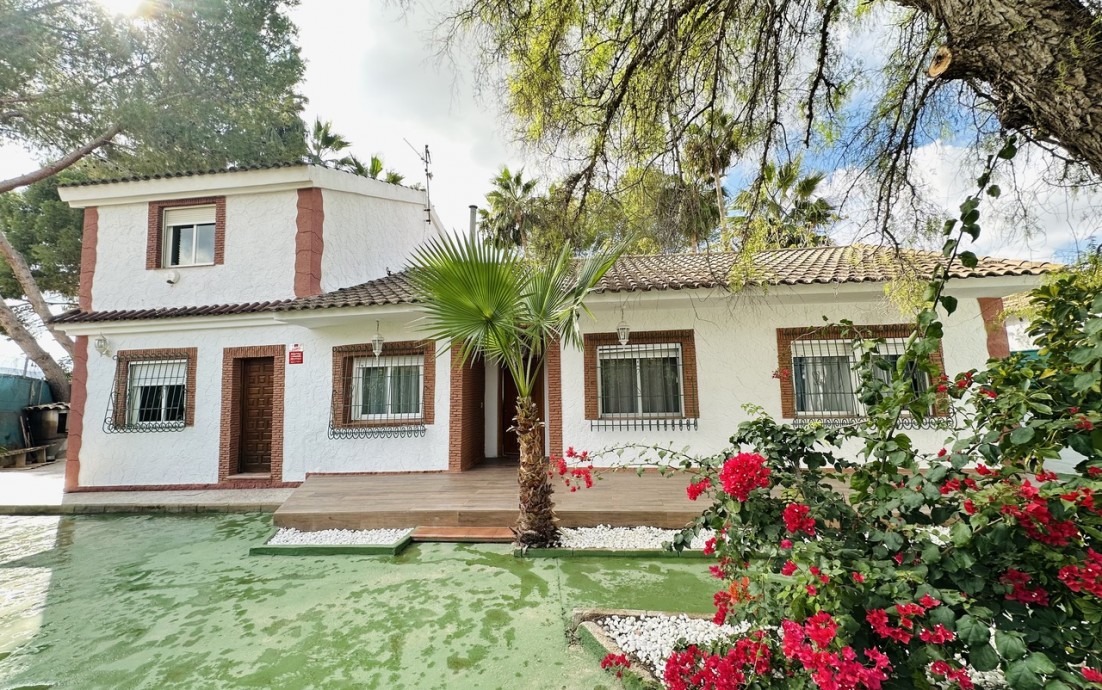 Resale - Villa - Orihuela