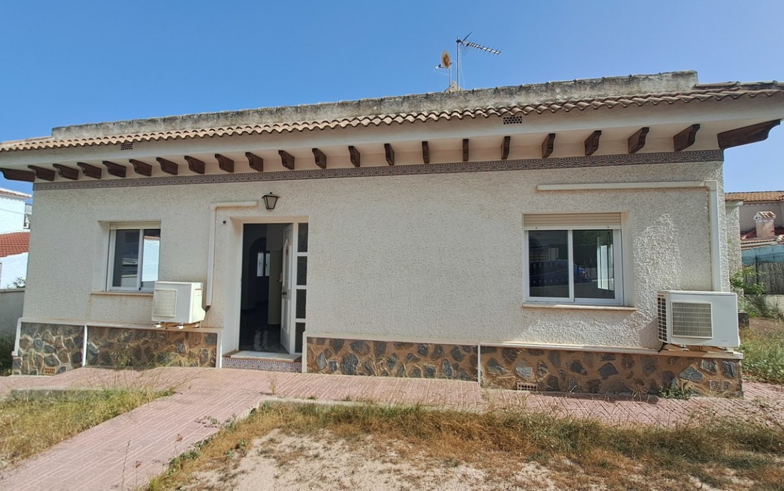 Resale - Villa - Villamartin