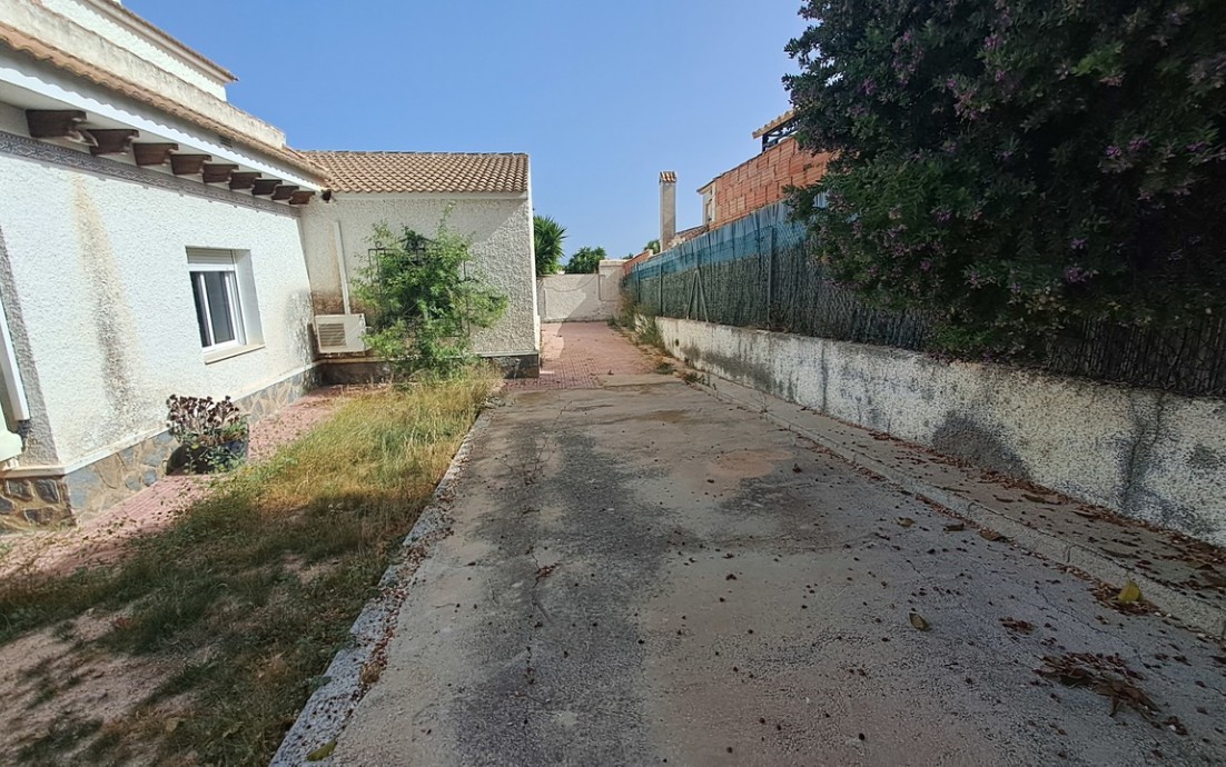 Resale - Villa - Villamartin