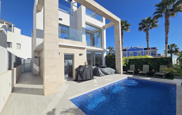 Villa - Herverkoop - Cabo Roig - WOW-27011