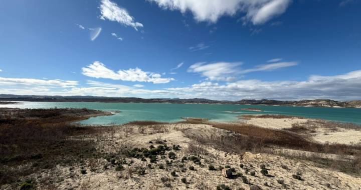 Wandelen rond Embalse de la Pedrera: natuur, rust en panoramische uitzichten