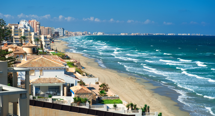 Costa Cálida: betaalbaar wonen onder de zon, maar wat kost het echt?