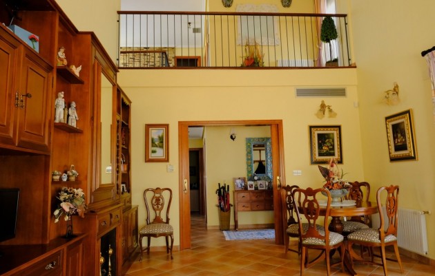 Resale - Finca / Country Property - Orihuela