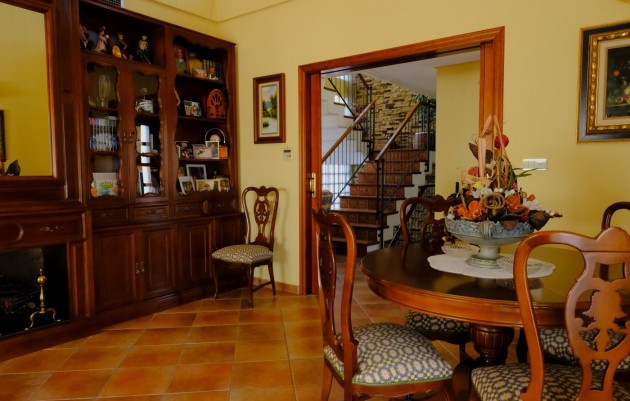 Resale - Finca / Country Property - Orihuela