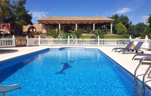 Resale - country house - El Esparragal