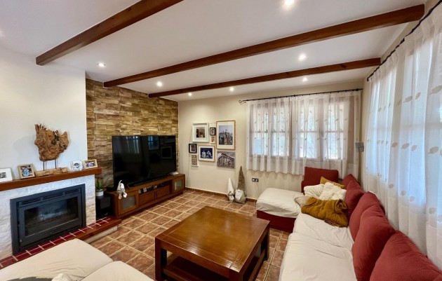 Resale - country house - El Esparragal