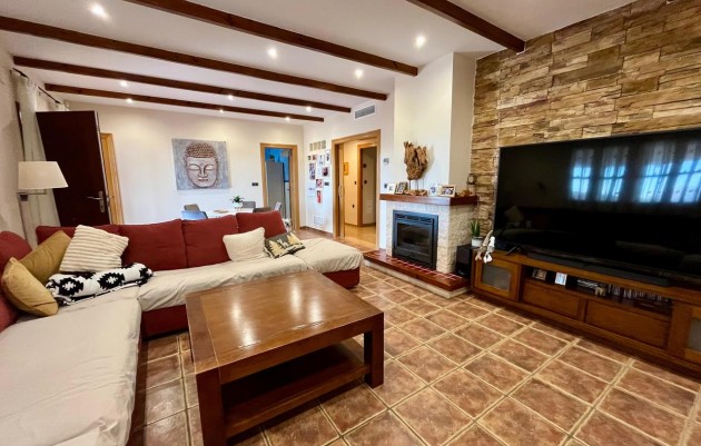 Resale - country house - El Esparragal