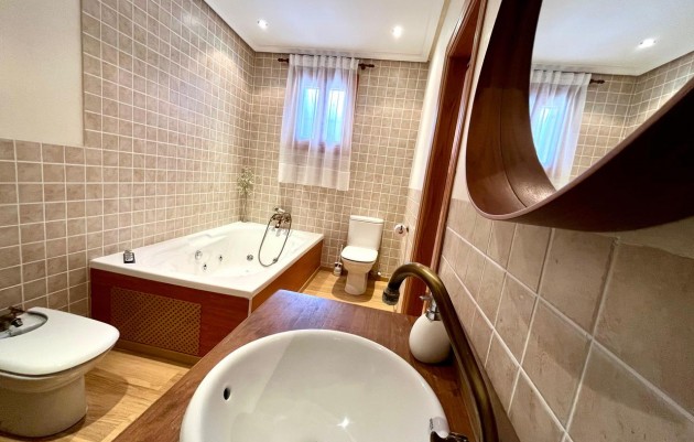 Resale - country house - El Esparragal