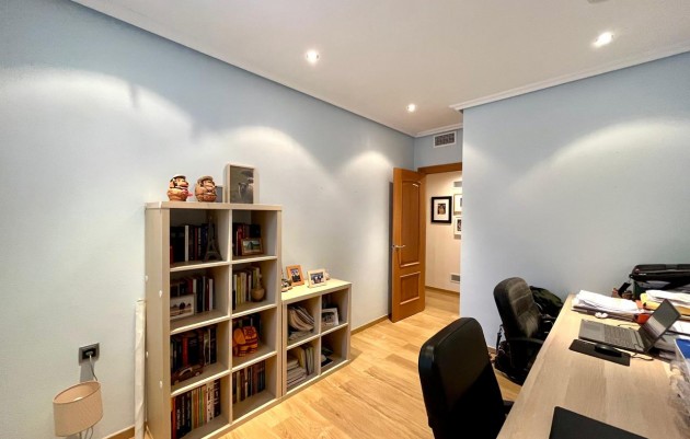 Resale - country house - El Esparragal