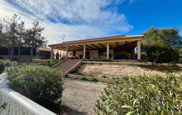 Resale - country house - El Esparragal