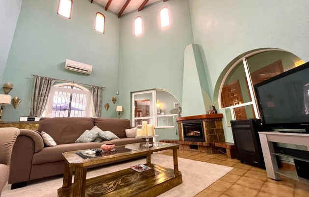 Resale - Villa - Algorfa