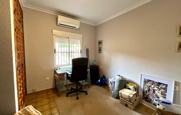 Resale - Villa - Algorfa