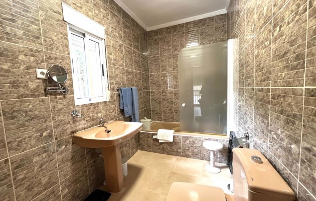 Resale - Villa - Algorfa