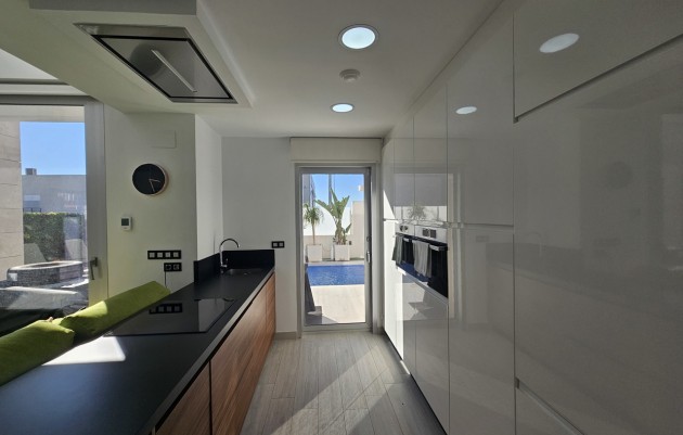 Herverkoop - Villa - Cabo Roig