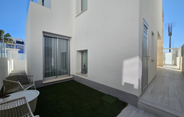 Herverkoop - Villa - Cabo Roig