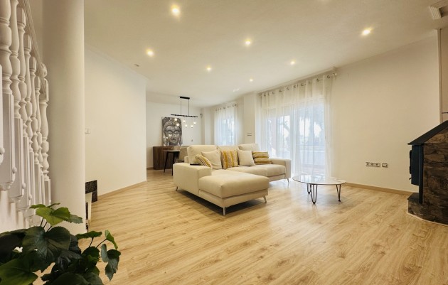 Resale - Villa - Orihuela