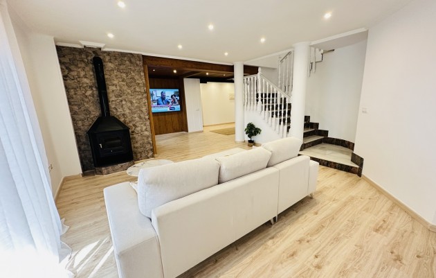 Resale - Villa - Orihuela