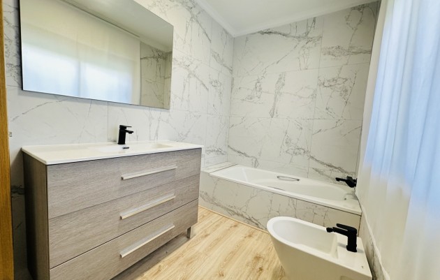 Resale - Villa - Orihuela