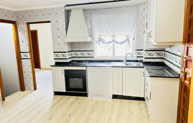 Resale - Villa - Orihuela