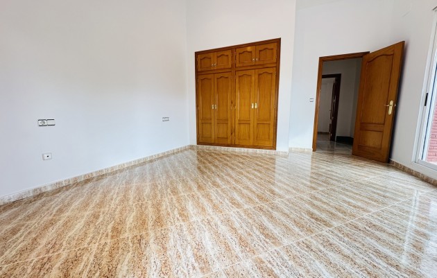 Resale - Villa - Orihuela