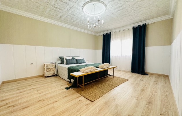 Resale - Villa - Orihuela