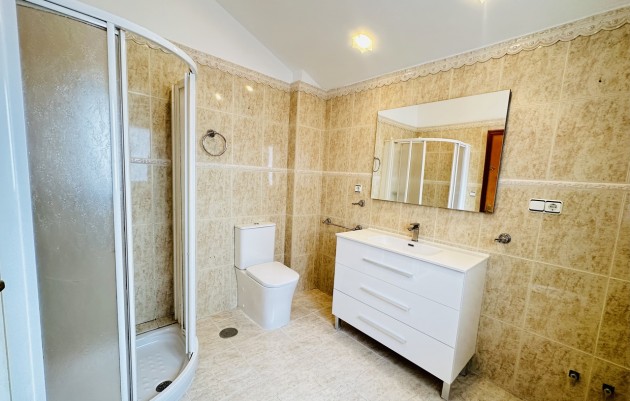 Herverkoop - country house - Orihuela