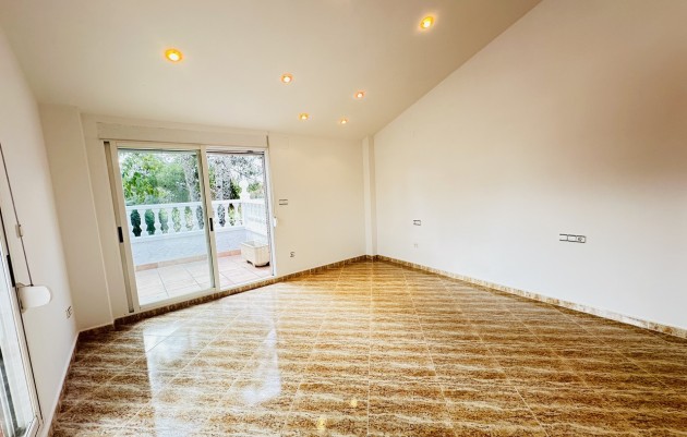 Herverkoop - country house - Orihuela