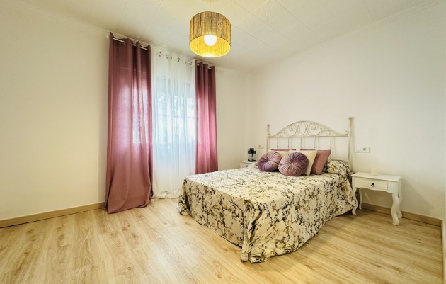 Herverkoop - country house - Orihuela