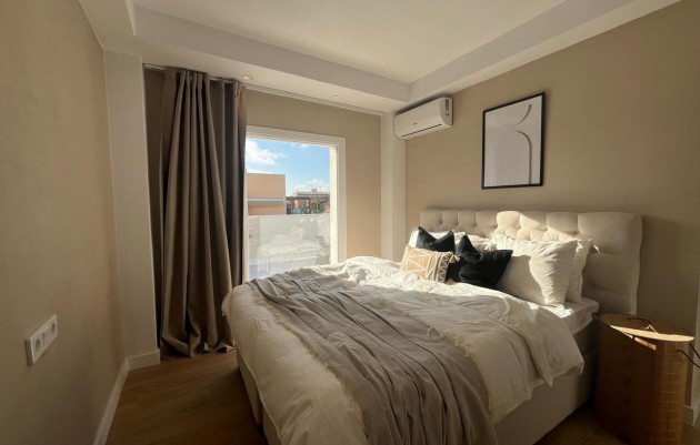 Resale - Villa - La Siesta