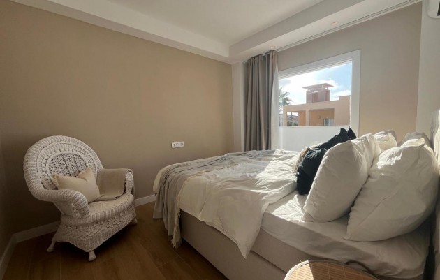 Resale - Villa - La Siesta