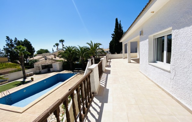 Resale - Villa - La Zenia