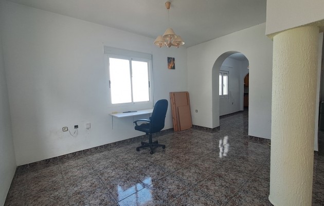 Resale - Villa - Villamartin