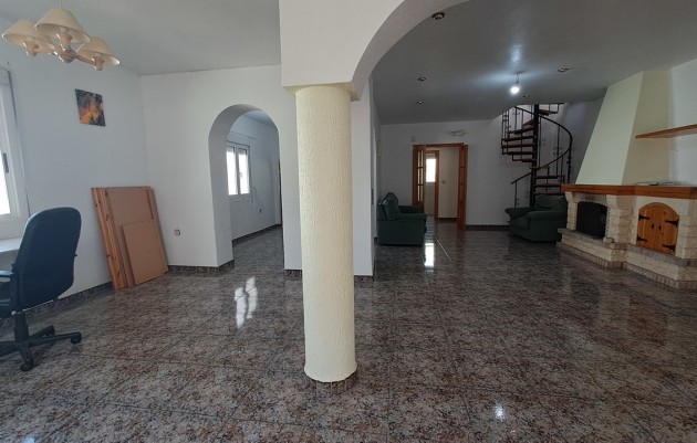 Resale - Villa - Villamartin