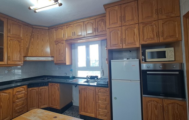 Resale - Villa - Villamartin