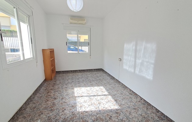 Resale - Villa - Villamartin