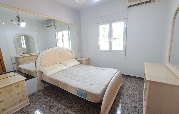 Resale - Villa - Villamartin