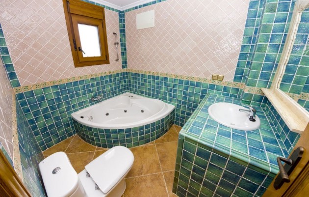 Resale - Villa - Los Altos