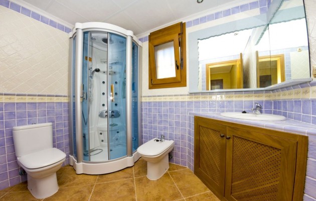 Resale - Villa - Los Altos