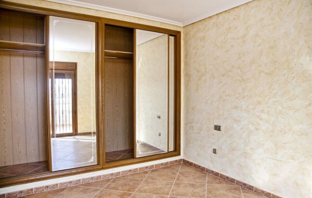 Resale - Villa - Los Altos