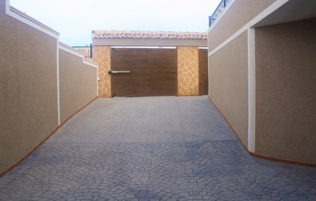 Resale - Villa - Los Altos