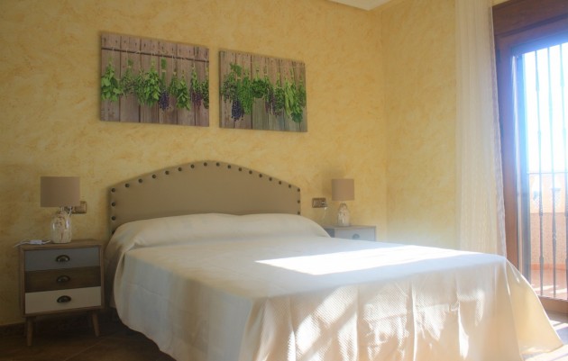 Resale - Villa - Los Altos