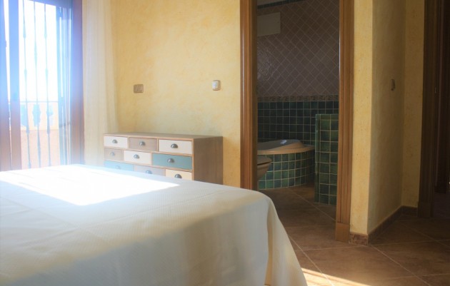 Resale - Villa - Los Altos