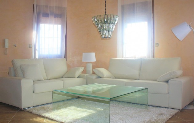 Resale - Villa - Los Altos