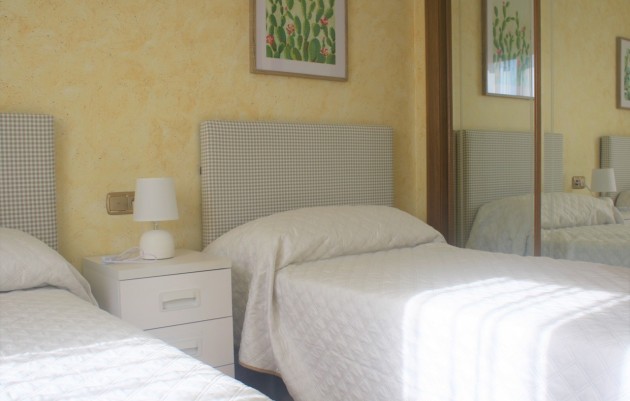 Resale - Villa - Los Altos